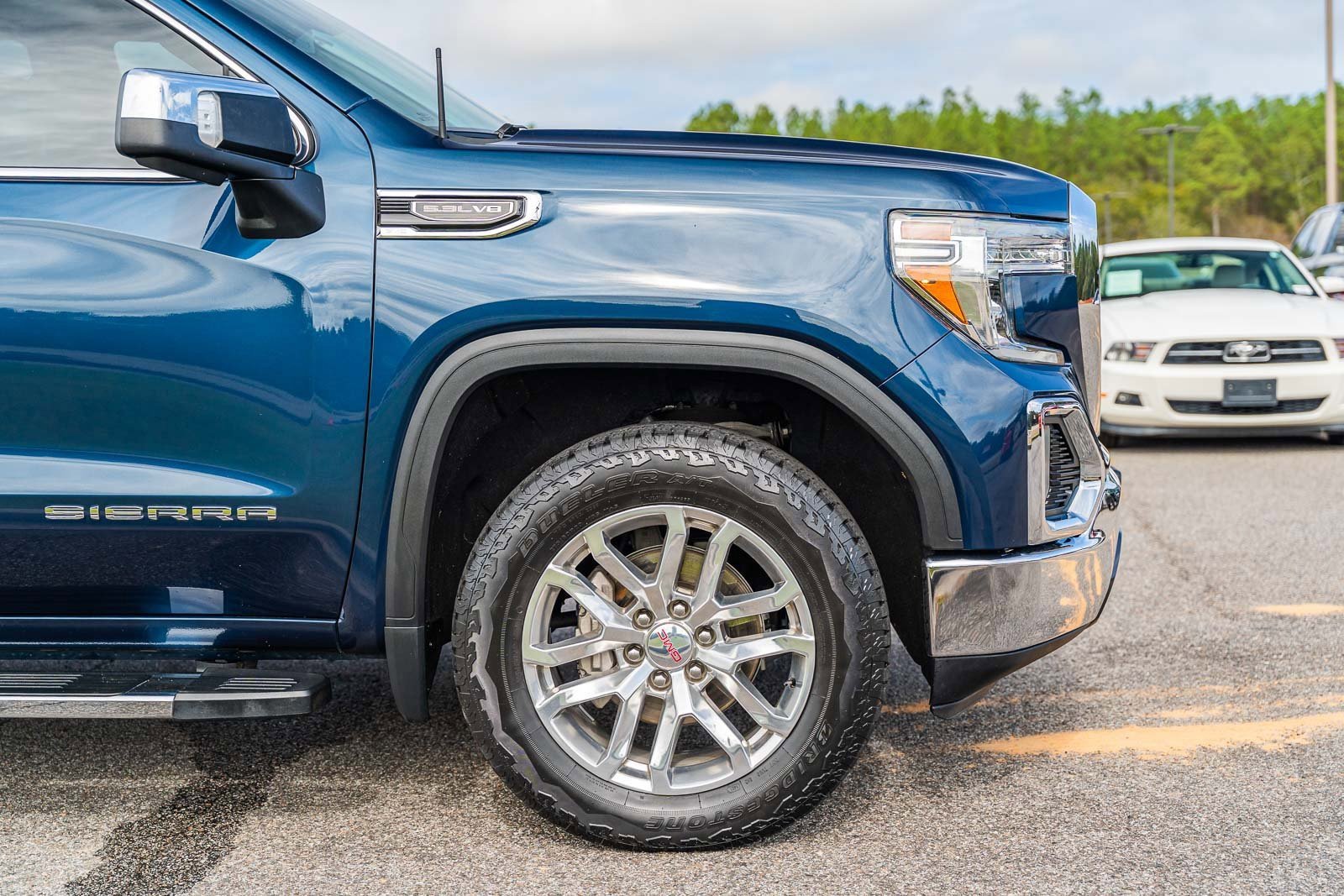 Used 2021 GMC Sierra 1500 SLT w/ SLT Convenience Package image 9