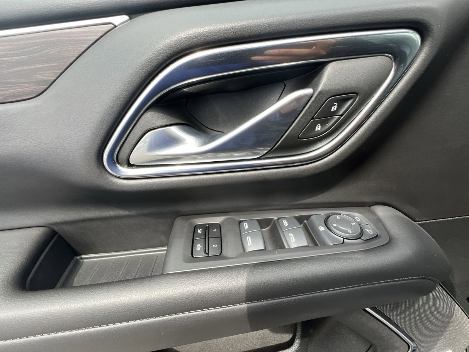Used 2024 Chevrolet Tahoe LT AWD/4WD image 23