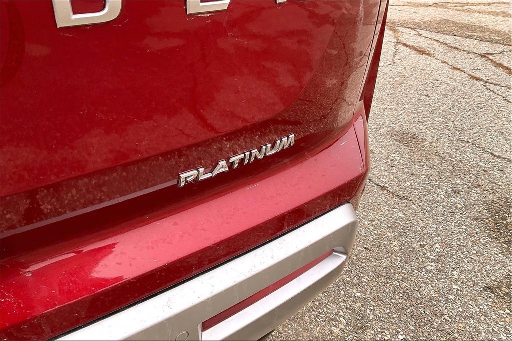 Used 2024 Nissan Pathfinder Platinum w/ Cargo Package image 6