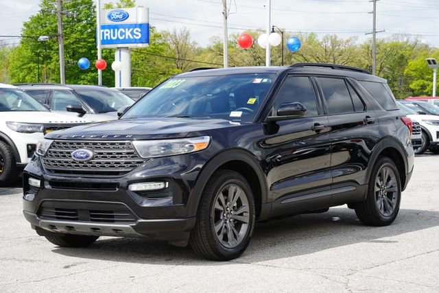 Certified 2023 Ford Explorer XLT w/ Equipment Group 202A AWD/4WD image 3