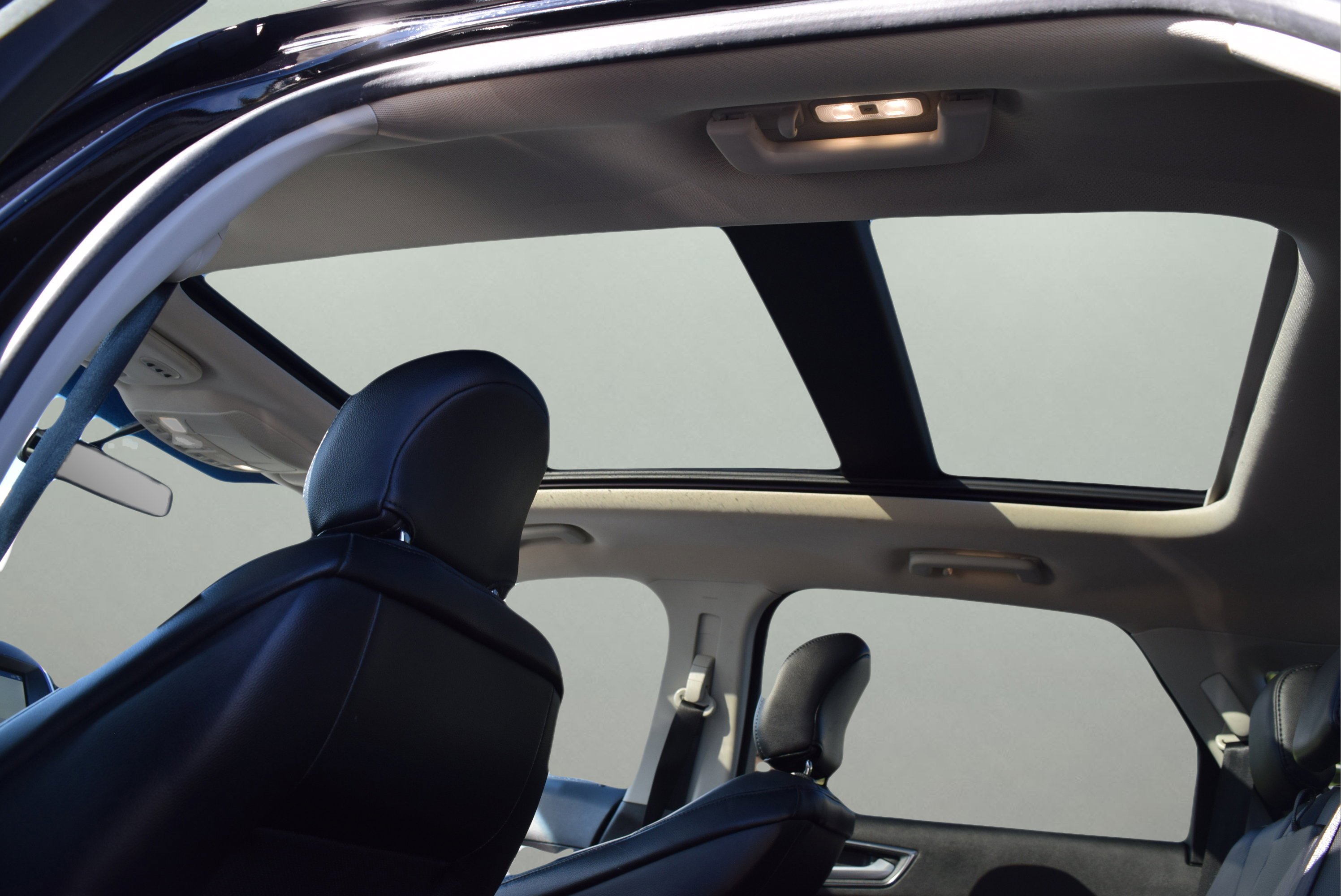 Certified 2018 Ford Edge Titanium w/ Equipment Group 301A image 9