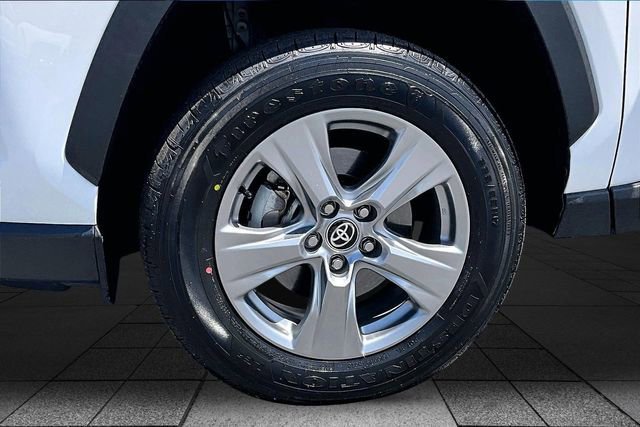 Used 2024 Toyota RAV4 XLE FWD image 11
