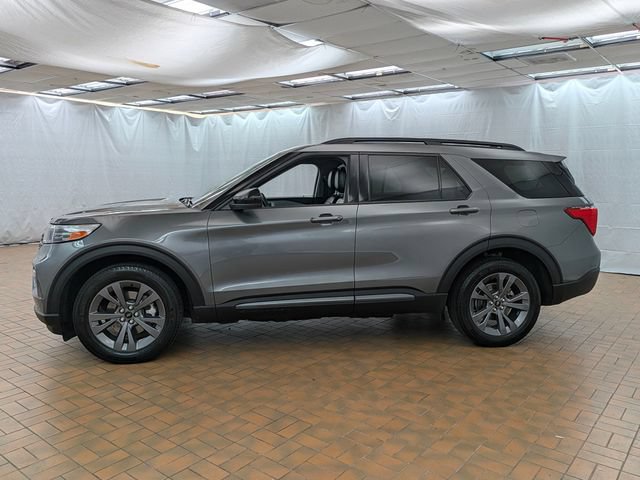 Certified 2023 Ford Explorer XLT w/ Equipment Group 202A AWD/4WD image 3
