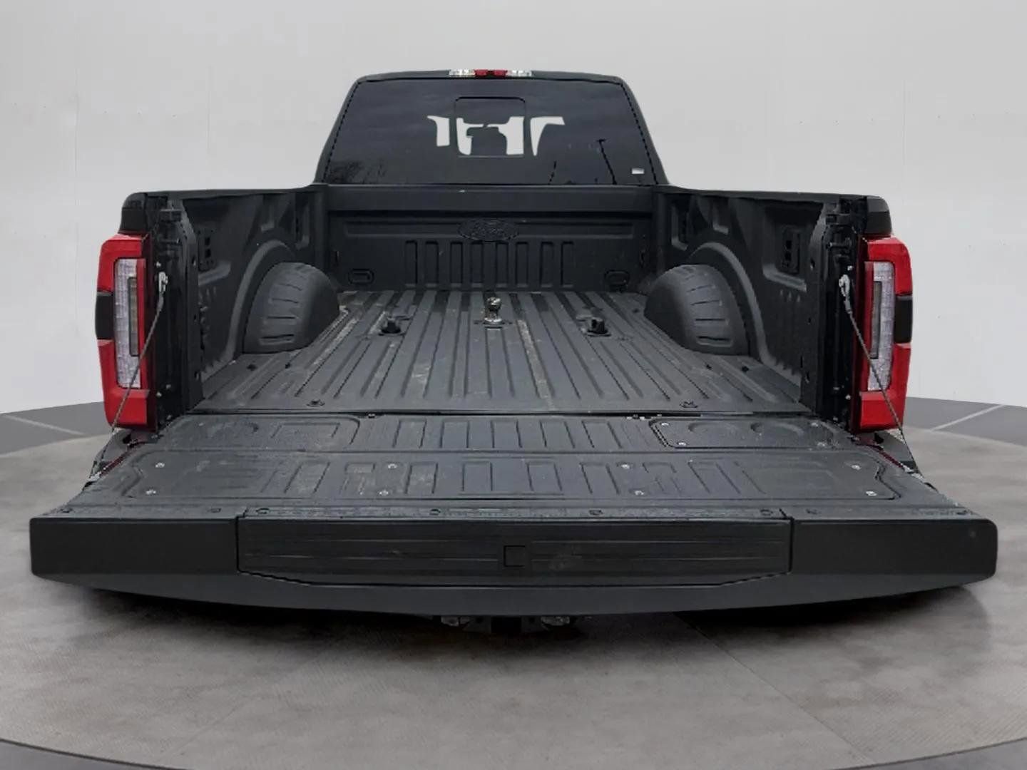 Certified 2025 Ford F250 Platinum image 21