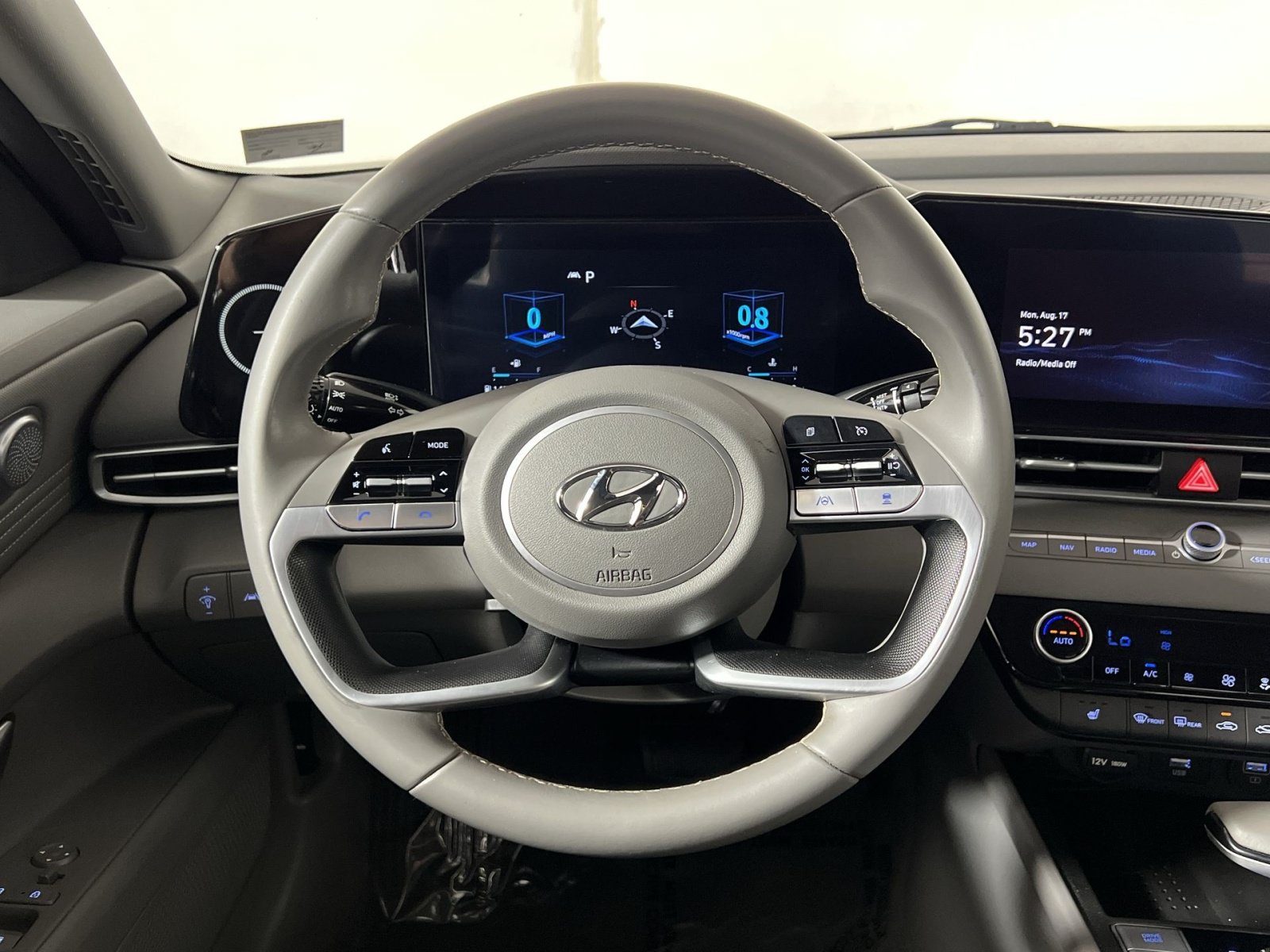 Used 2023 Hyundai Elantra SEL w/ Convenience Package FWD image 16
