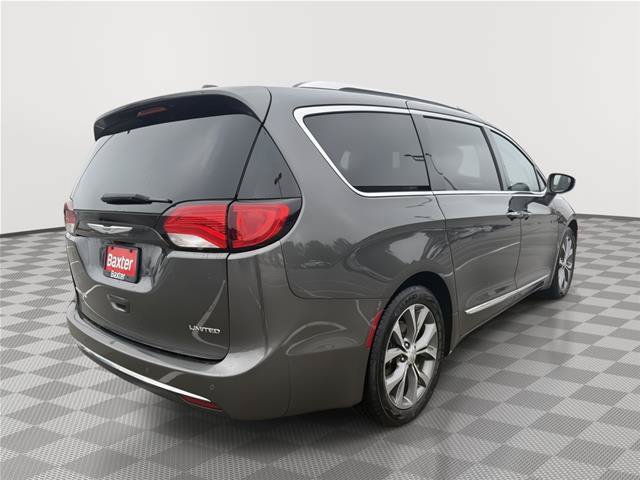 Used 2017 Chrysler Pacifica Limited FWD image 9