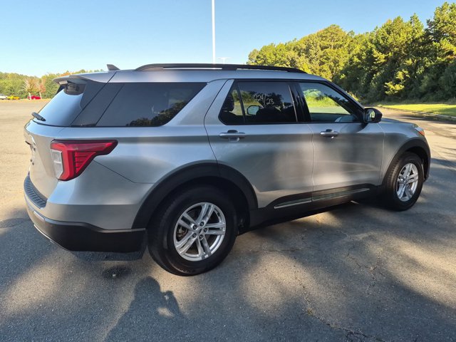 Certified 2023 Ford Explorer XLT w/ Equipment Group 202A RWD image 4
