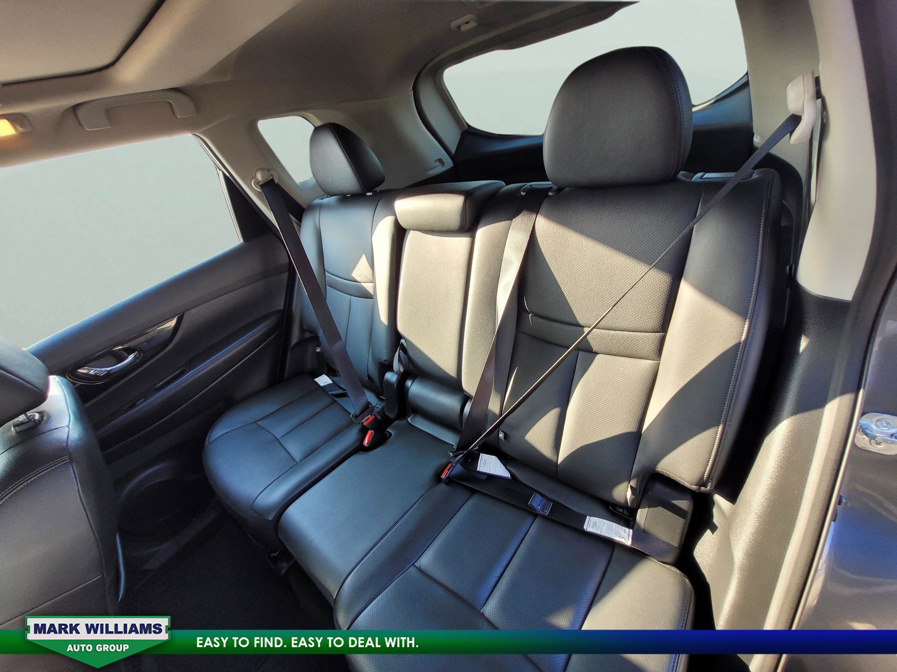 Used 2019 Nissan Rogue SL w/ Premium Package image 16