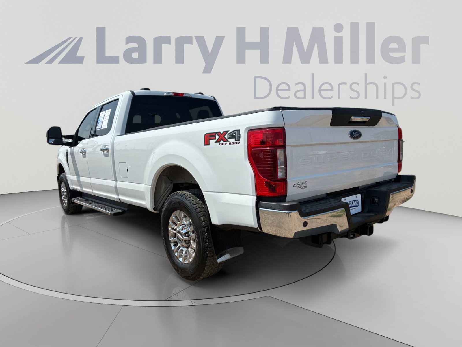 Certified 2020 Ford F250 XLT w/ XLT Premium Package AWD/4WD image 3