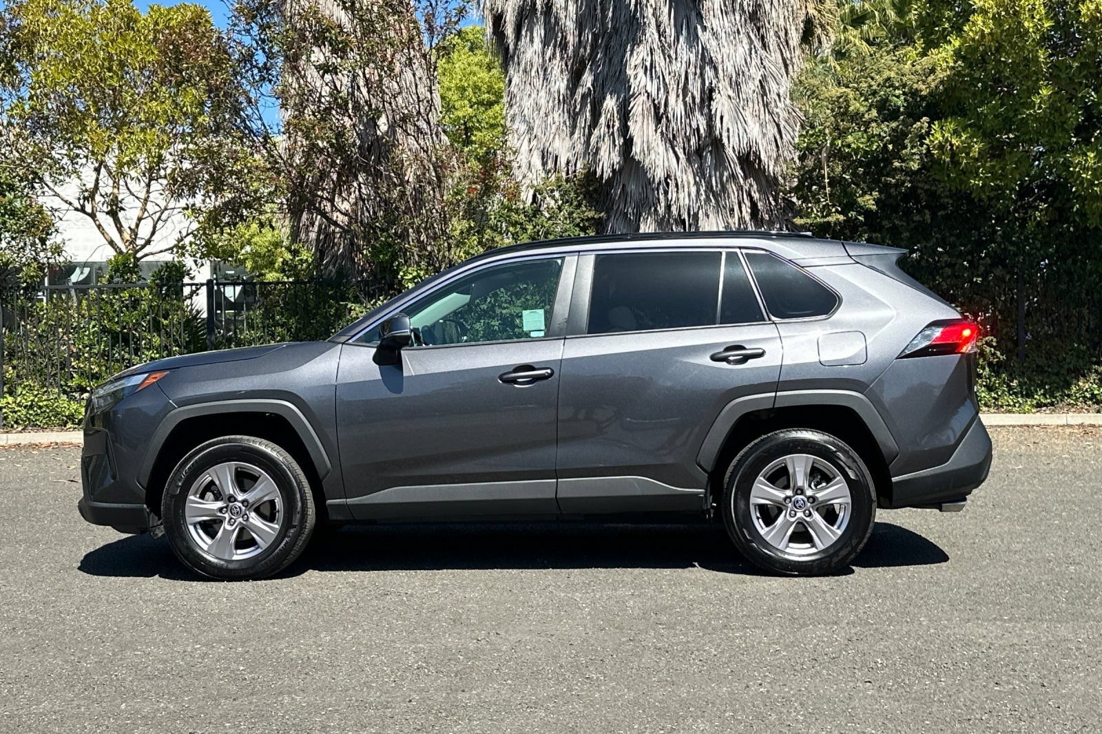 Used 2023 Toyota RAV4 XLE w/ Convenience Package AWD/4WD image 7