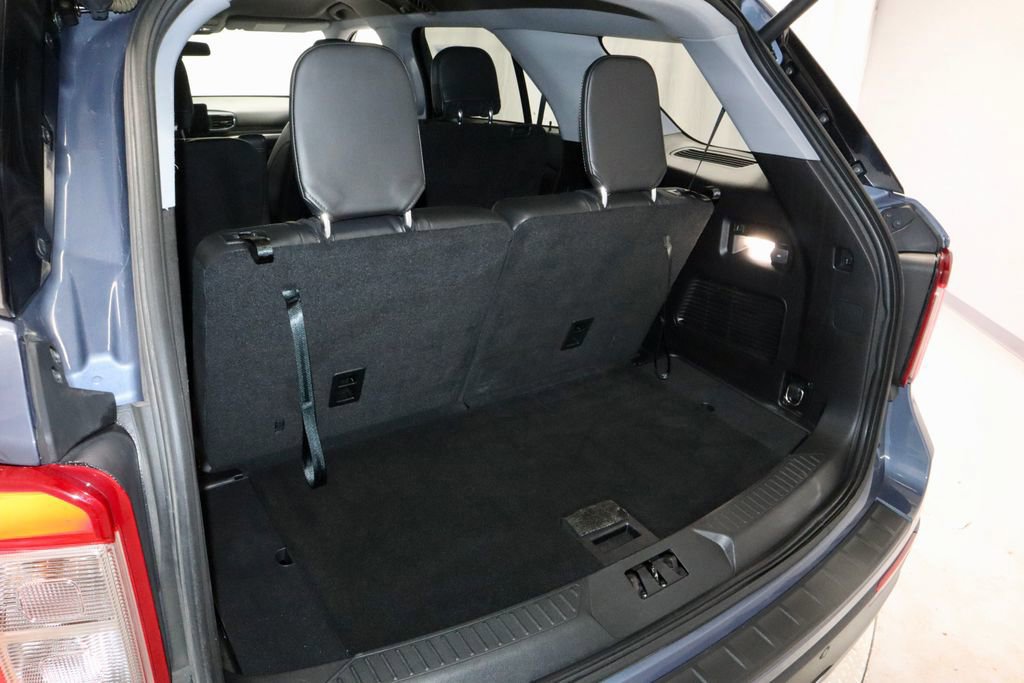 Certified 2021 Ford Explorer XLT w/ Equipment Group 202A image 13