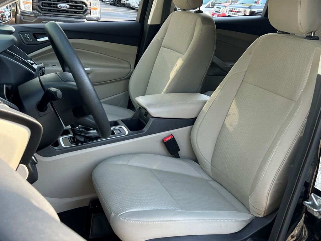 Certified 2019 Ford Escape SE FWD image 31