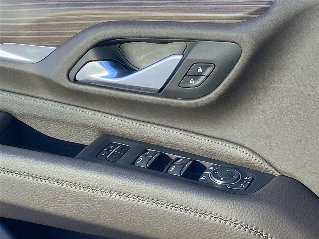 Used 2024 GMC Yukon XL Denali w/ Advanced Technology Package image 21