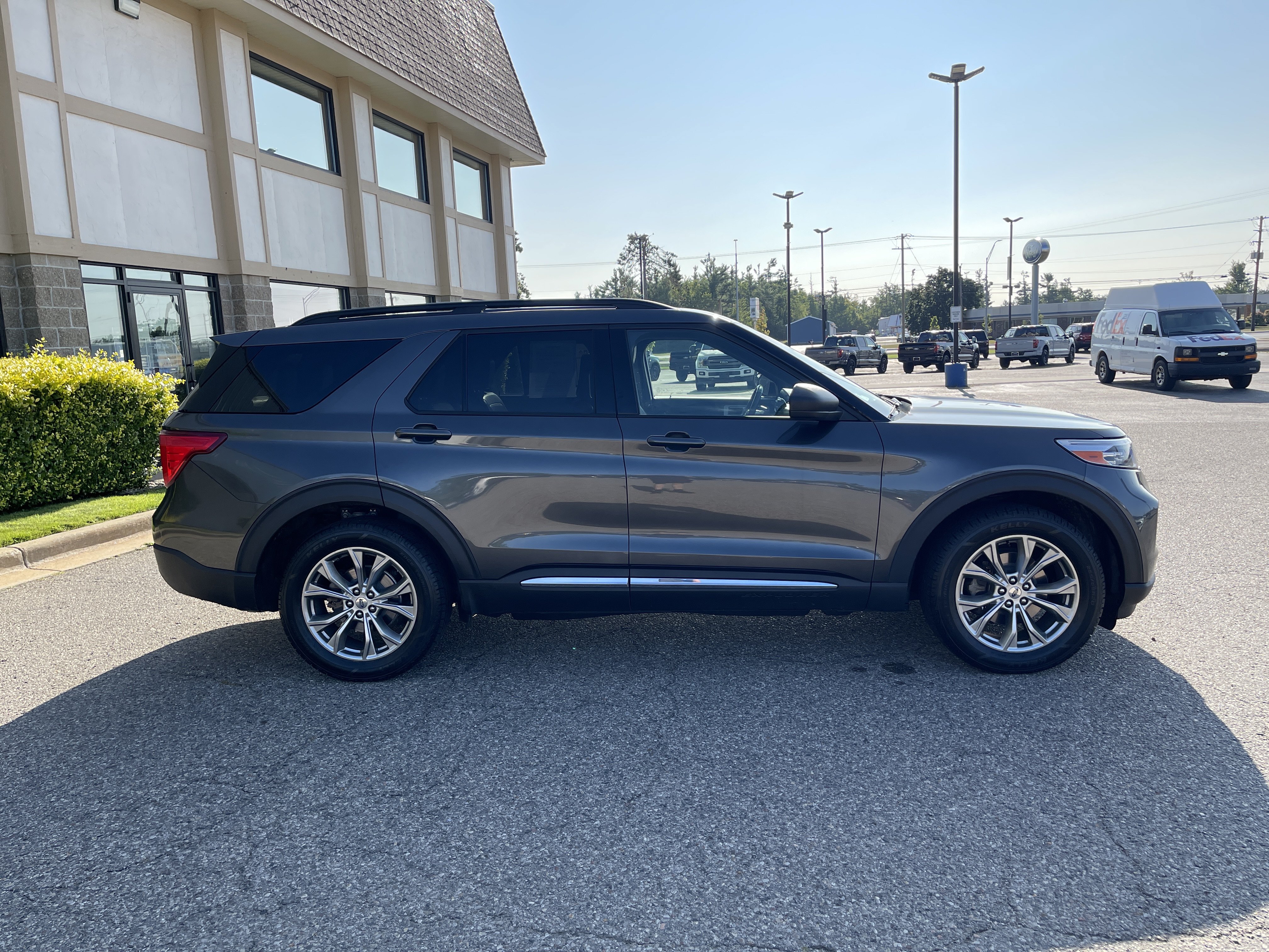 Certified 2020 Ford Explorer XLT w/ Equipment Group 202A AWD/4WD image 2