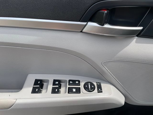 Used 2020 Hyundai Elantra SE FWD image 14