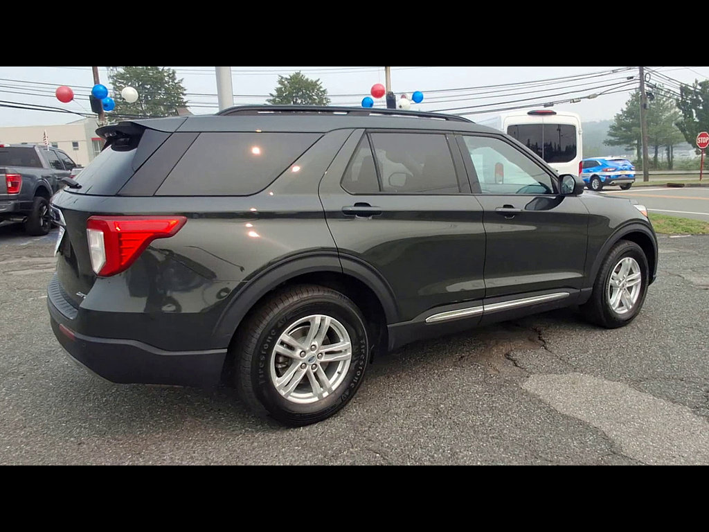 Certified 2023 Ford Explorer XLT w/ Equipment Group 202A AWD/4WD image 8