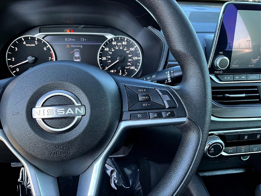 Used 2025 Nissan Altima 2.5 SV FWD image 12