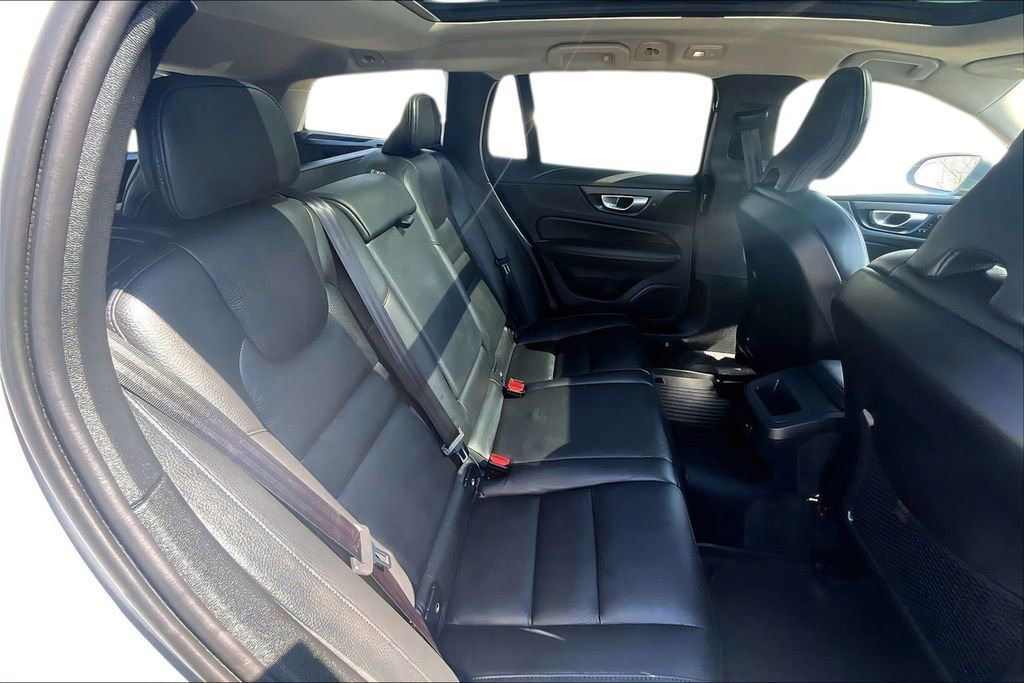 Used 2024 Volvo V60 B5 Cross Country Plus AWD/4WD image 23