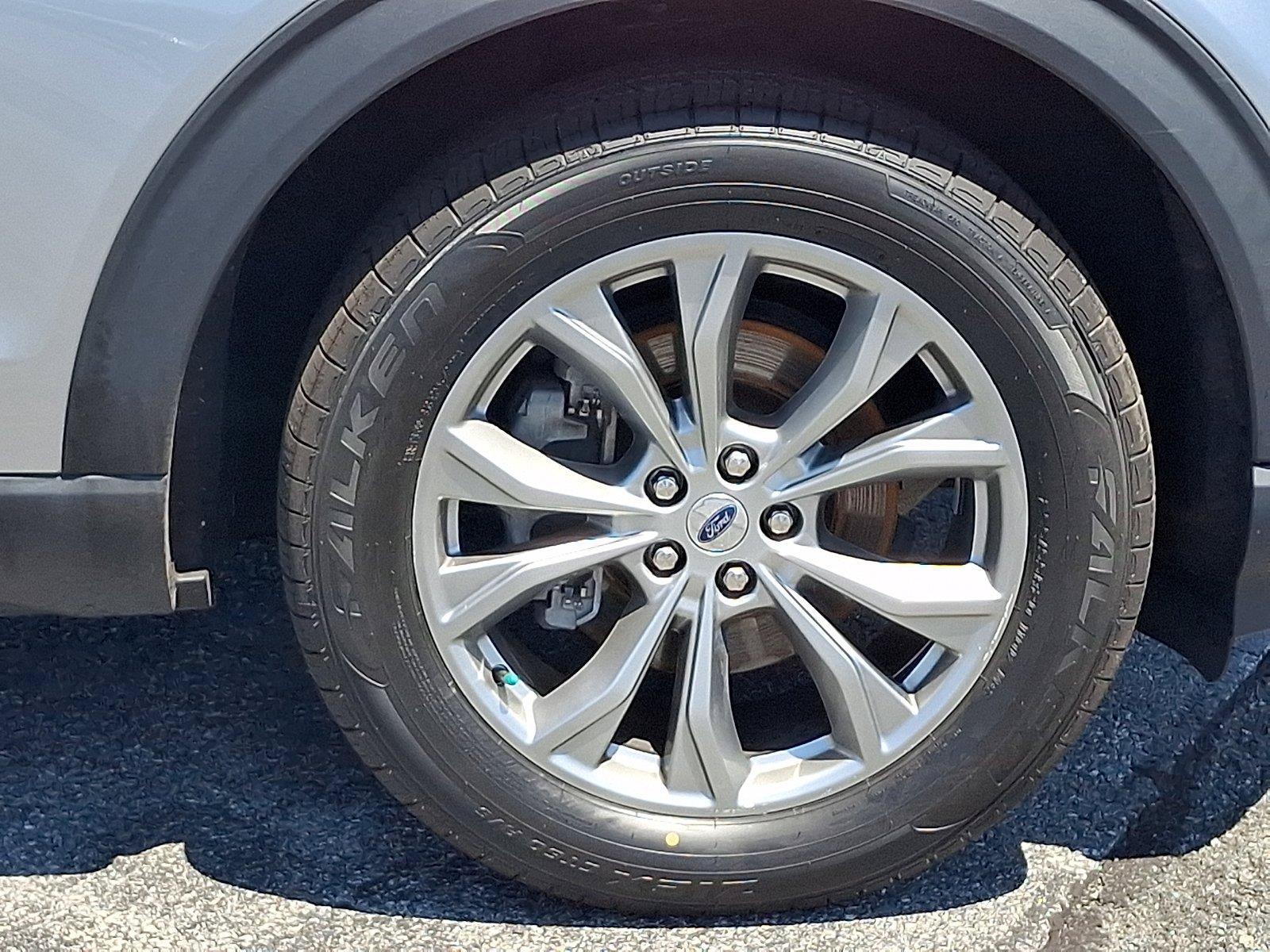Certified 2023 Ford Explorer XLT w/ Equipment Group 202A AWD/4WD image 8