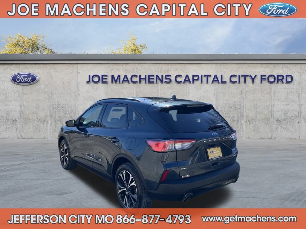 Certified 2022 Ford Escape SE w/ SE Sport Appearance Package image 3