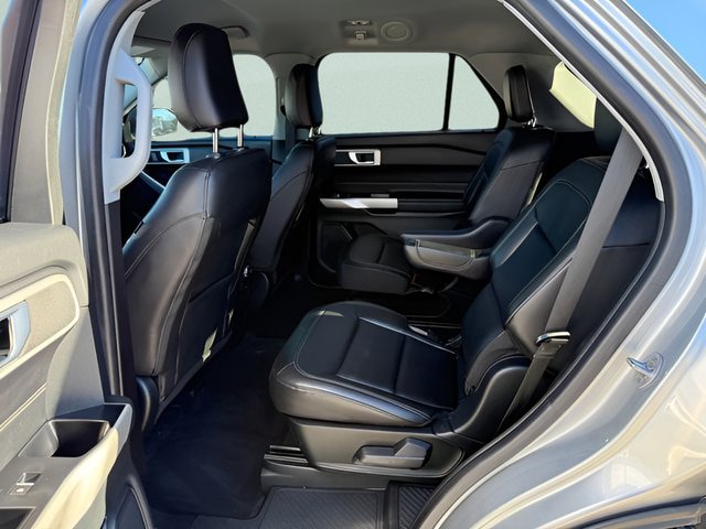 Certified 2022 Ford Explorer XLT w/ Equipment Group 202A AWD/4WD image 5