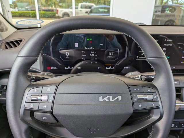 Used 2025 Kia K4 EX image 22
