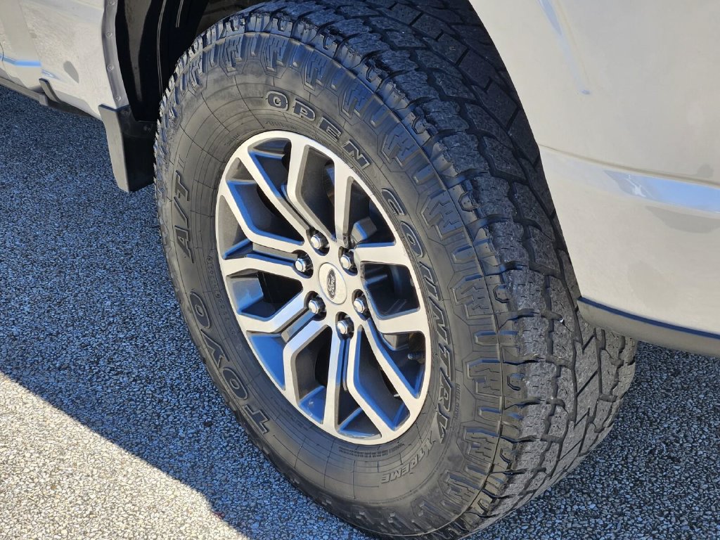 Certified 2021 Ford F150 Lariat w/ FX4 Off-Road Package AWD/4WD image 9