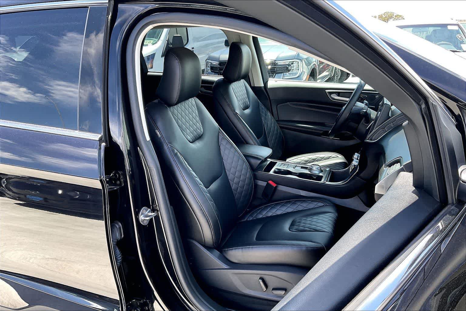 Certified 2024 Ford Edge Titanium w/ Equipment Group 301A AWD/4WD image 13