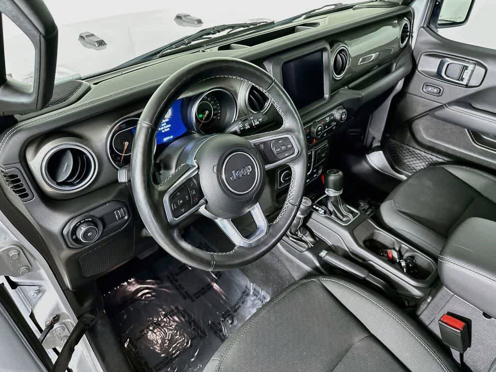 Used 2023 Jeep Wrangler Unlimited Sahara w/ Cold Weather Group AWD/4WD image 2