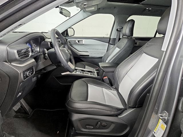 Certified 2023 Ford Explorer XLT w/ Equipment Group 202A image 14