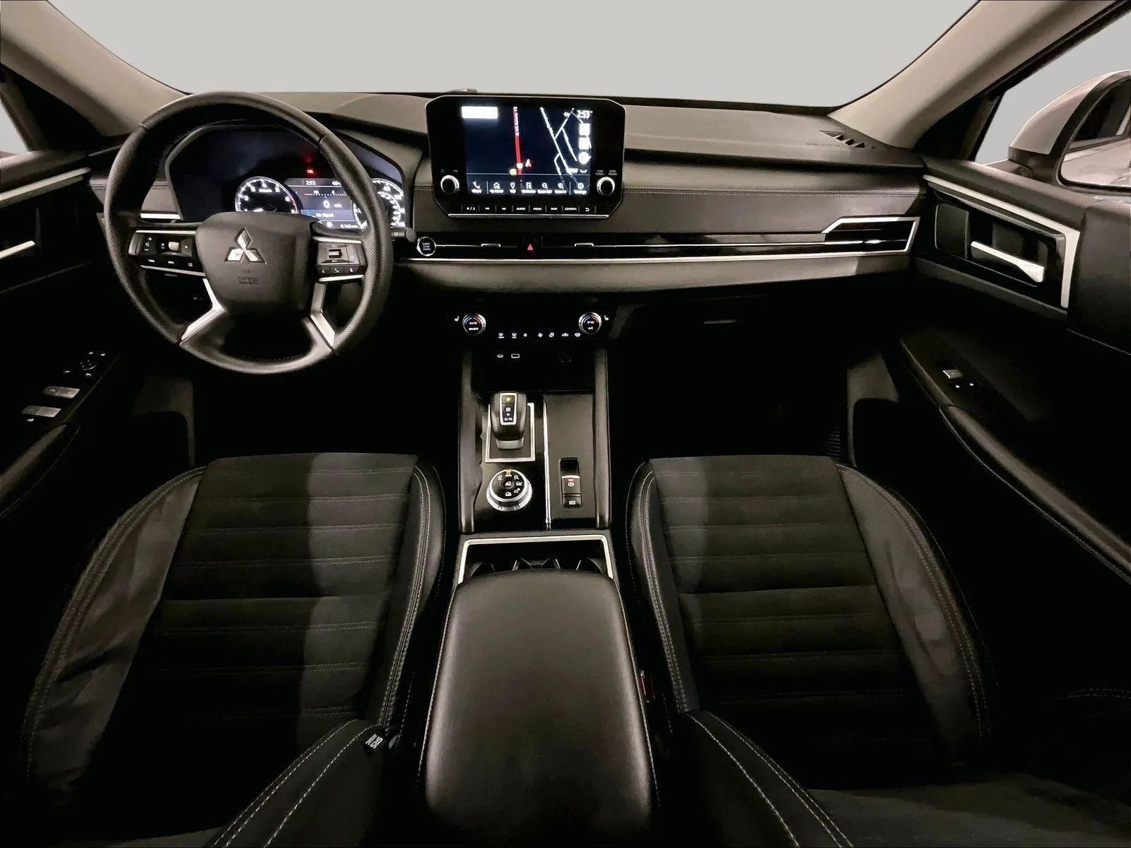 Used 2022 Mitsubishi Outlander SE AWD/4WD image 14