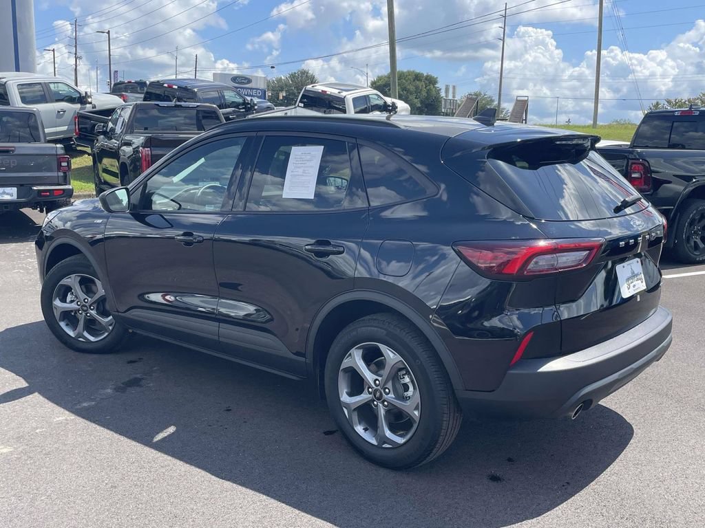 Certified 2025 Ford Escape ST-Line AWD/4WD image 5