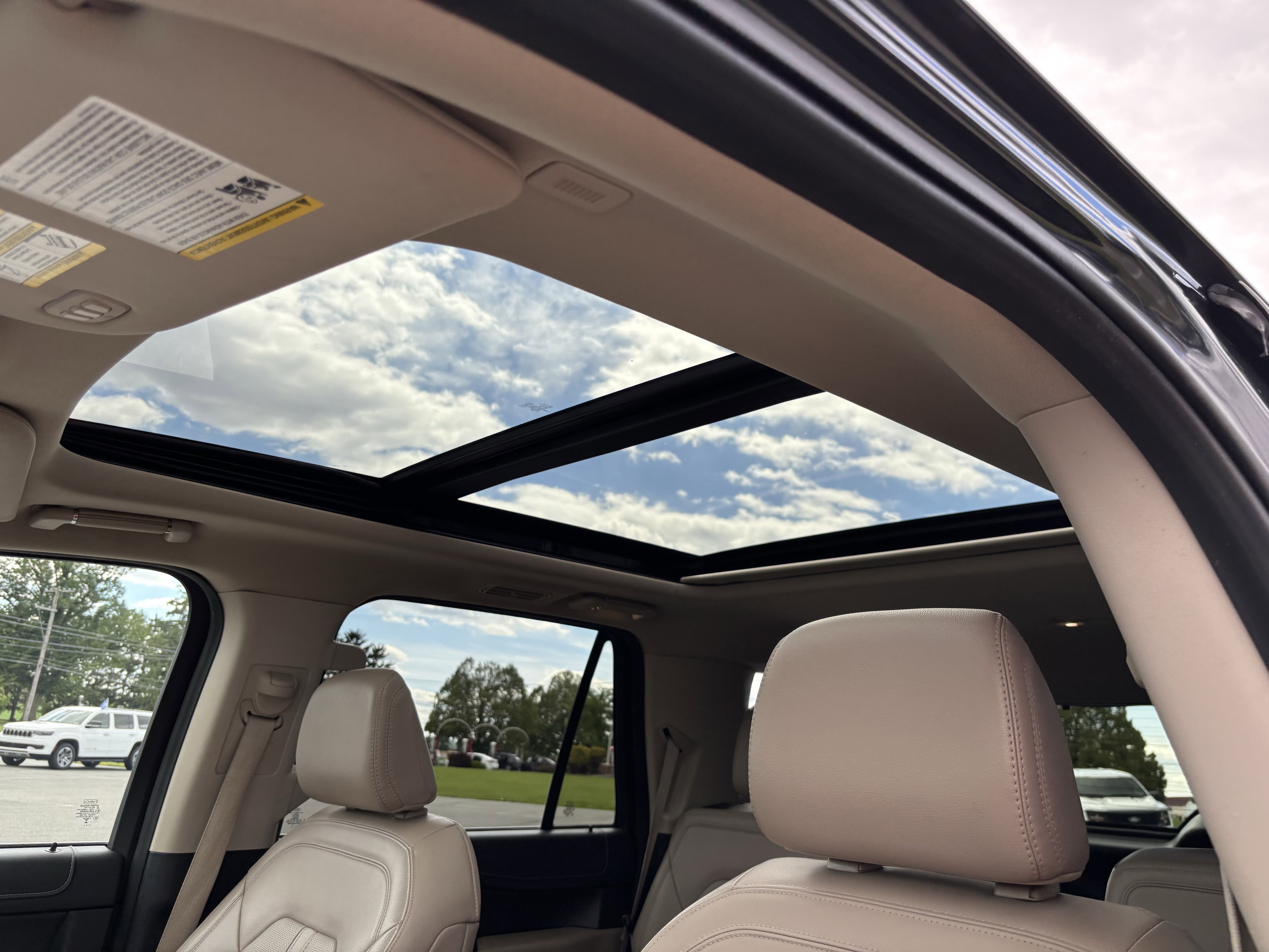 Certified 2024 Ford Expedition Limited AWD/4WD image 15