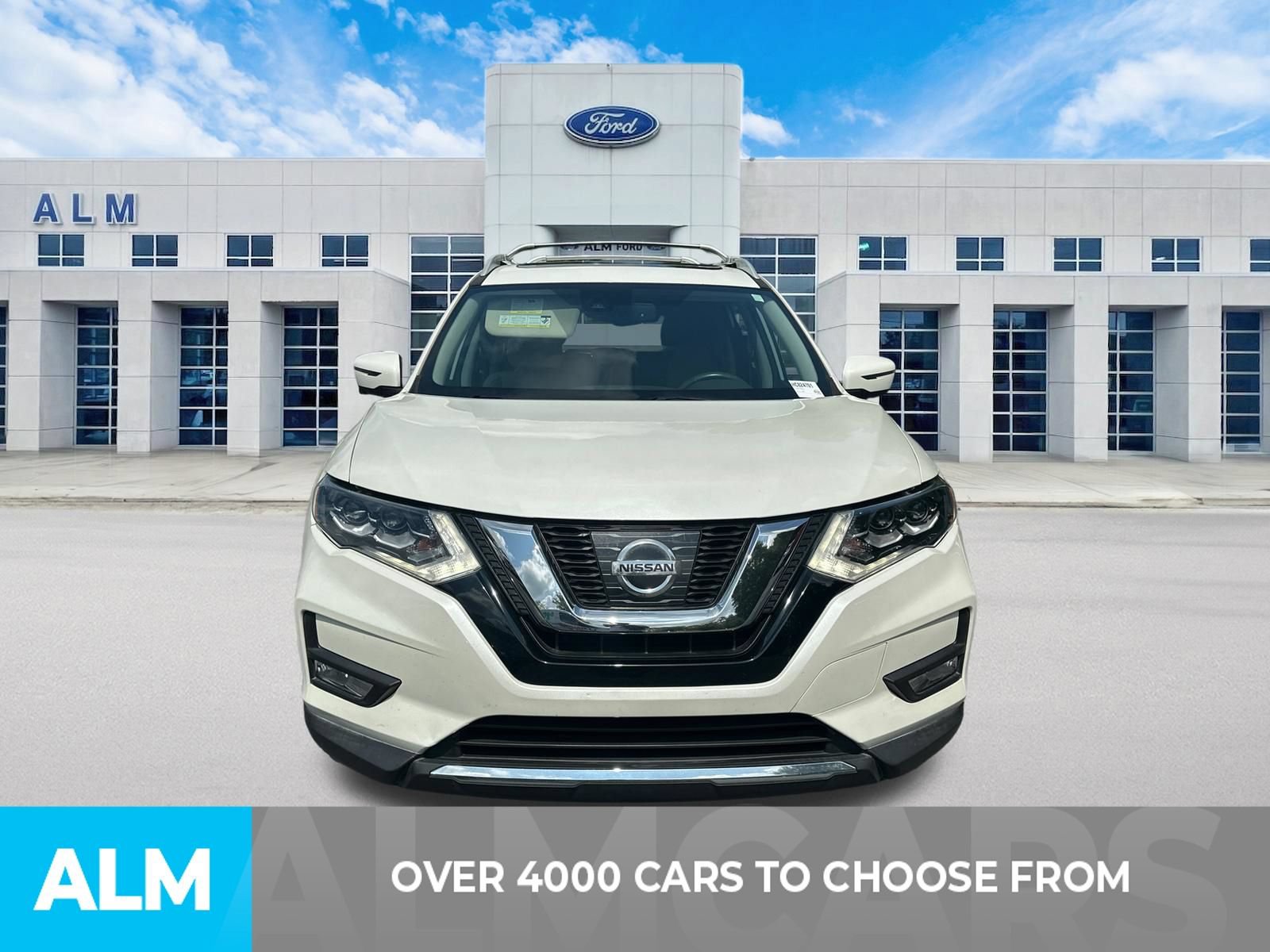 Used 2017 Nissan Rogue SL w/ SL Premium Package FWD image 2