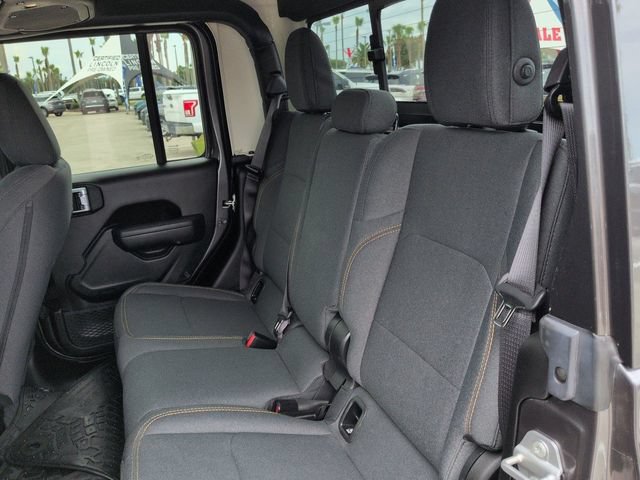 Used 2025 Jeep Gladiator Mojave AWD/4WD image 14