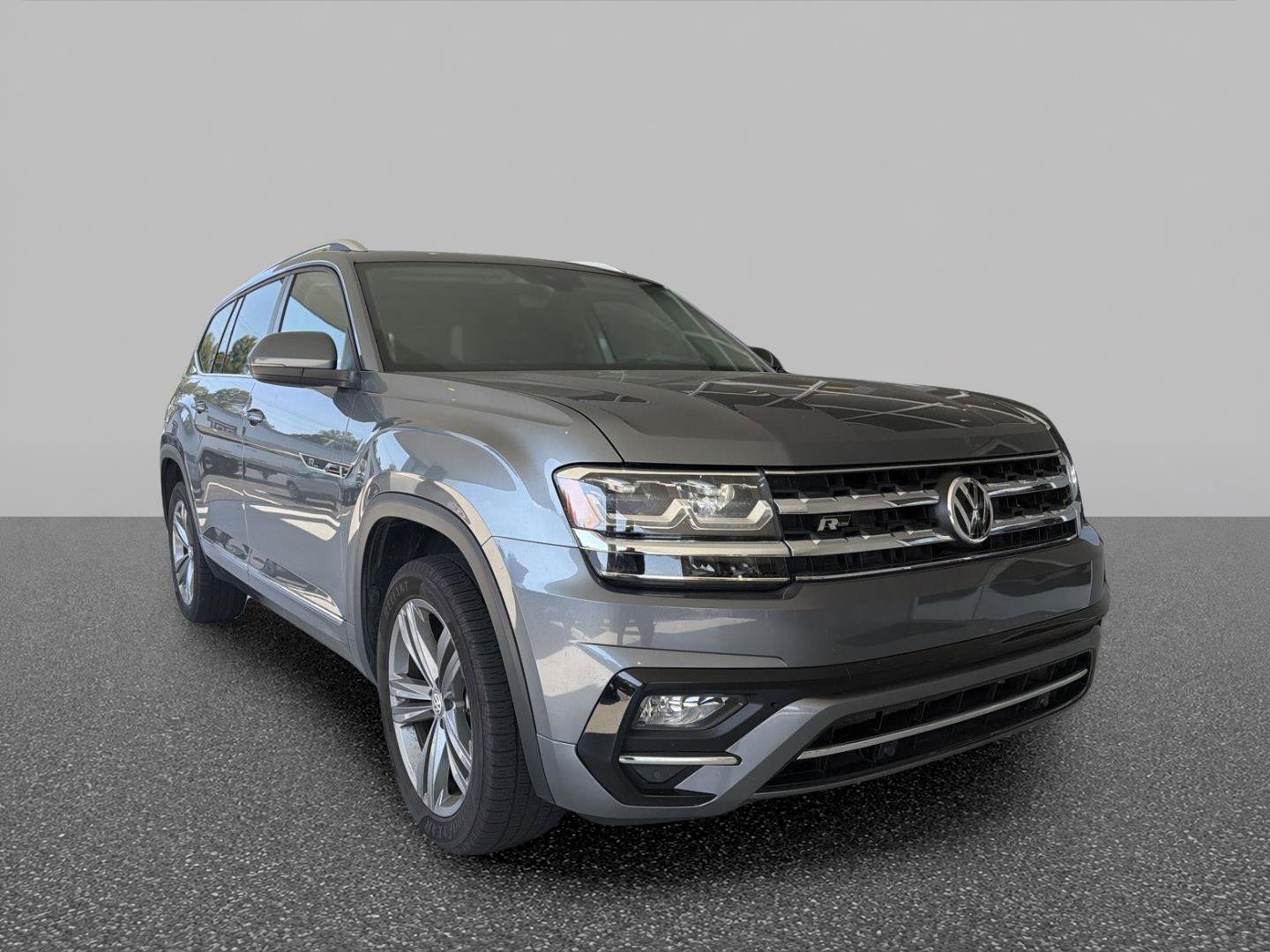 Used 2019 Volkswagen Atlas SEL R-Line FWD image 2