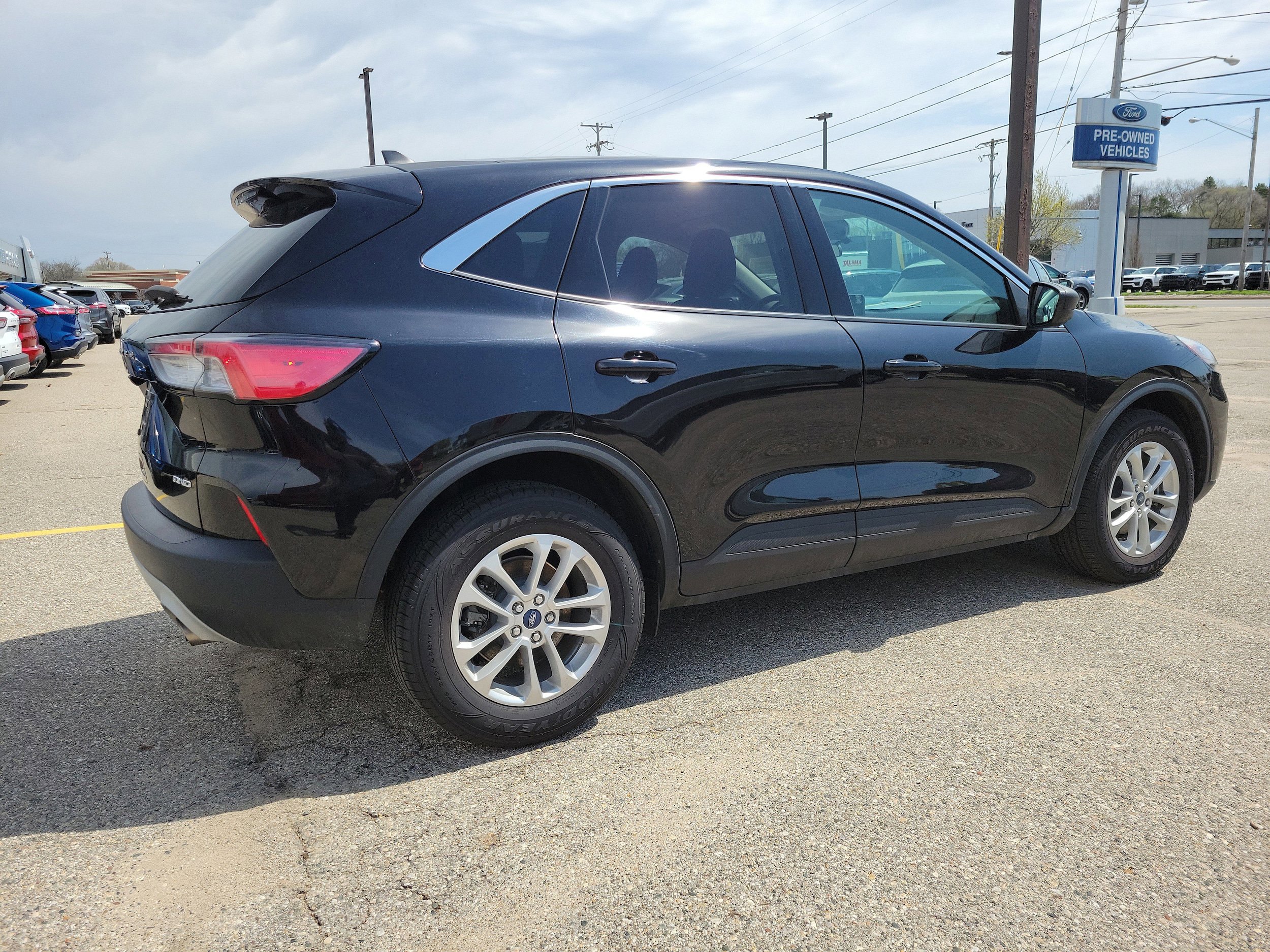 Certified 2022 Ford Escape SE w/ Convenience Package AWD/4WD image 3