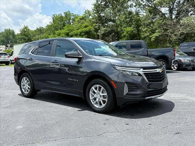 Used 2023 Chevrolet Equinox LT FWD image 2