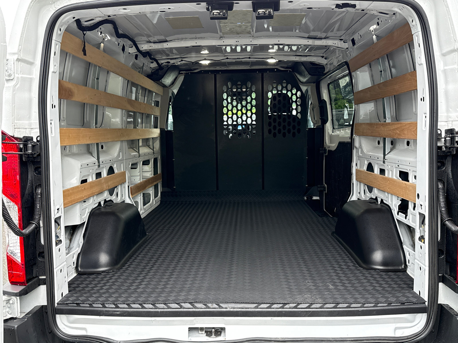 Certified 2025 Ford Transit 250 Low Roof w/ Exterior Upgrade Package RWD image 21
