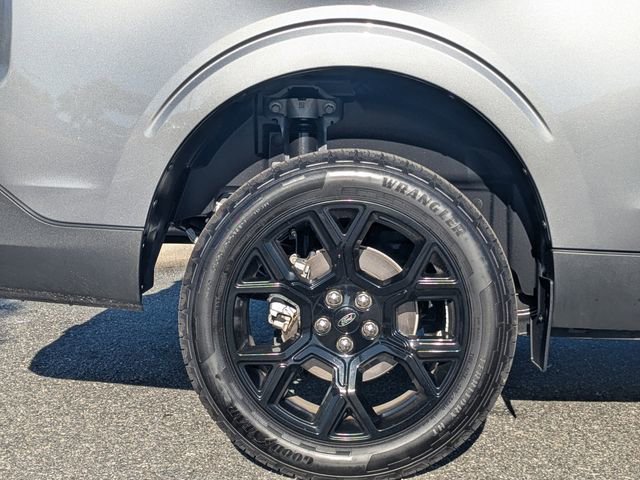 Certified 2022 Ford F350 Lariat w/ Tremor Off-Road Package image 16