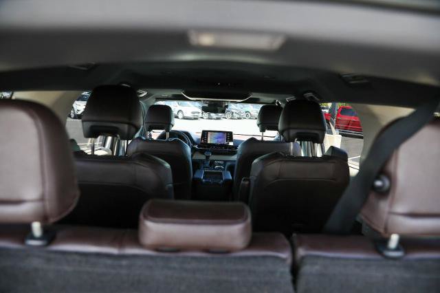 Used 2021 Toyota Sienna Platinum FWD image 12