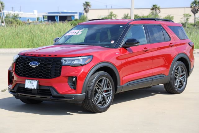 Certified 2025 Ford Explorer ST-Line w/ Premium Package RWD image 3