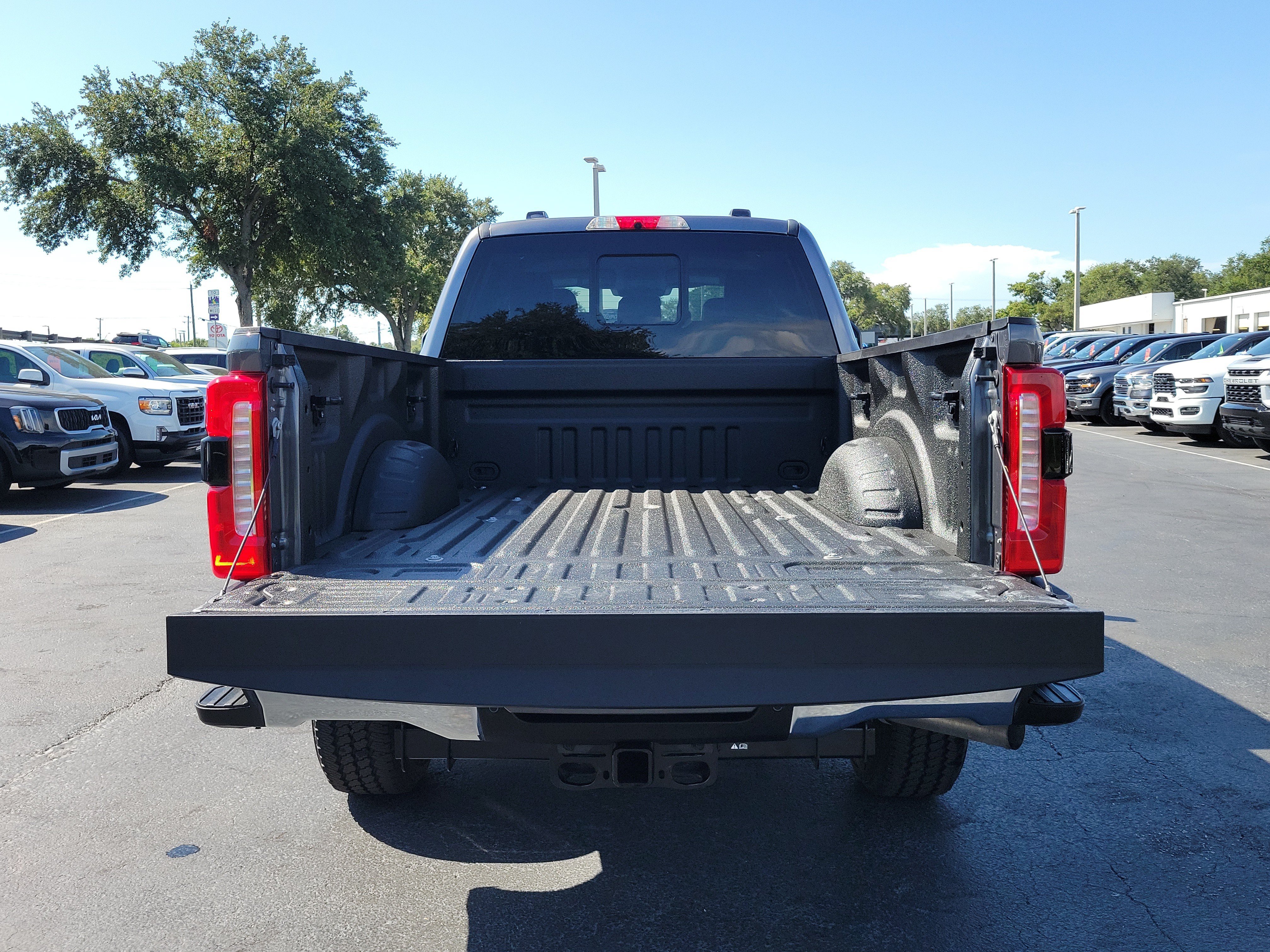 Certified 2023 Ford F250 Lariat w/ FX4 Off-Road Package AWD/4WD image 9