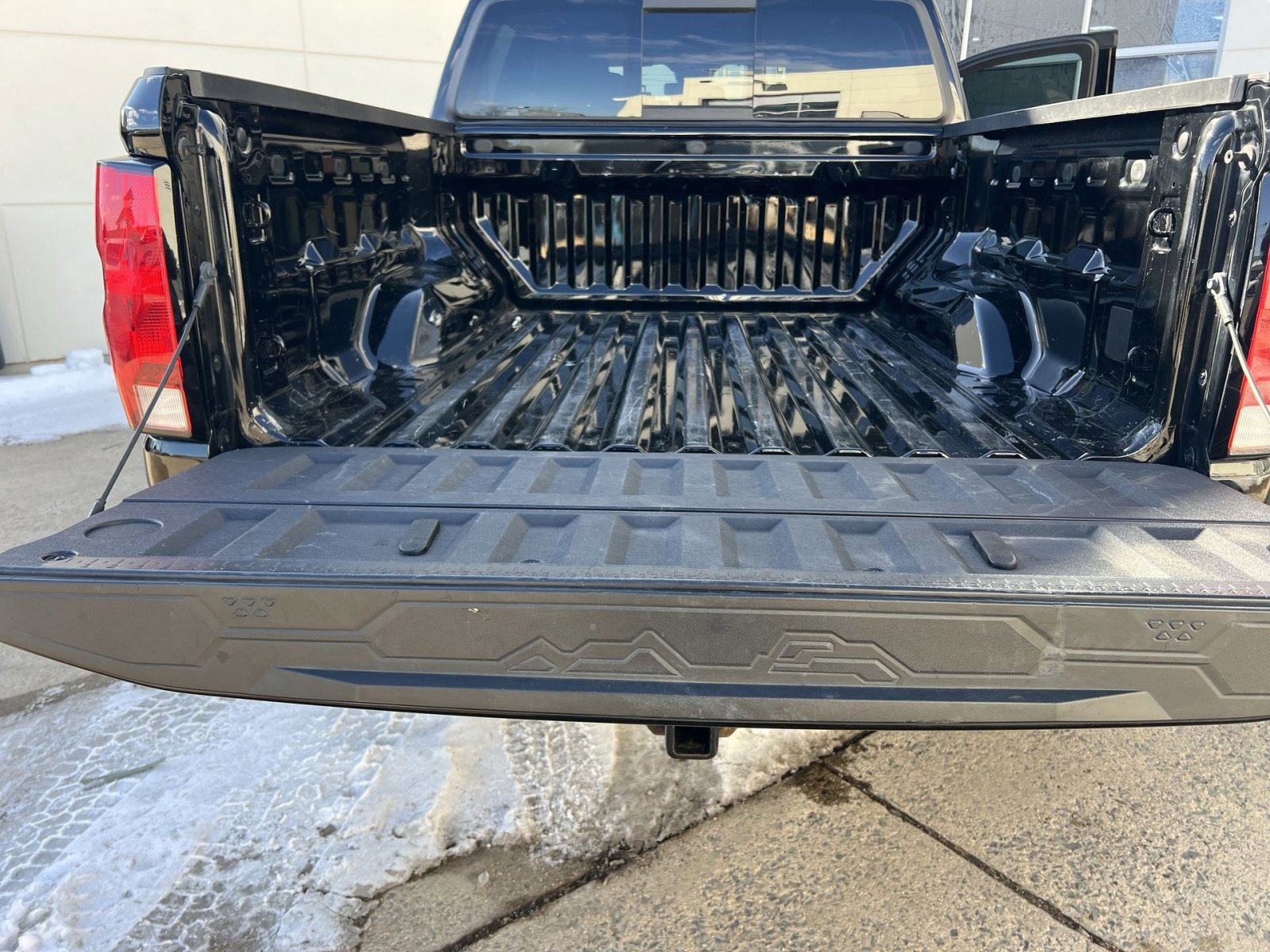 Used 2024 Chevrolet Colorado Trail Boss w/ Technology Package image 26