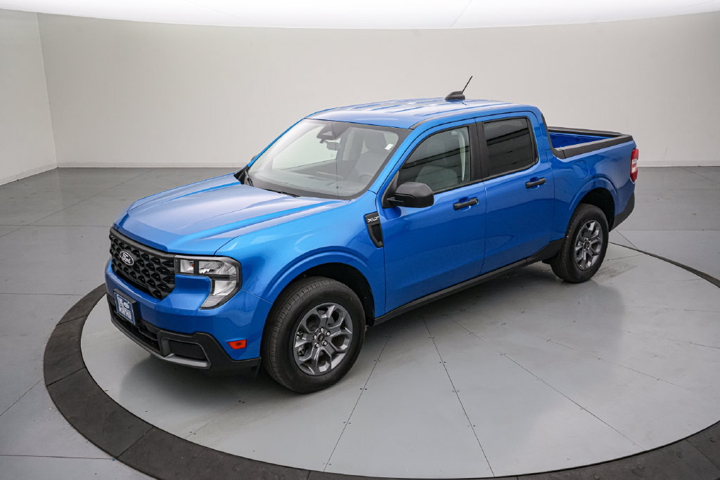 Certified 2025 Ford Maverick XLT w/ Equipment Group 302A AWD/4WD image 9