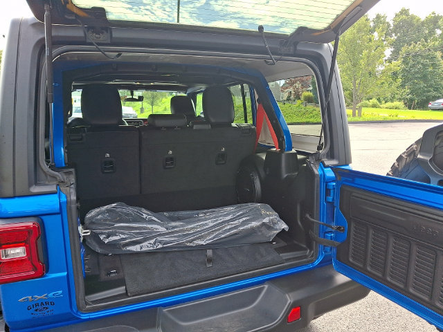 Used 2023 Jeep Wrangler Unlimited Rubicon 4xe AWD/4WD image 29