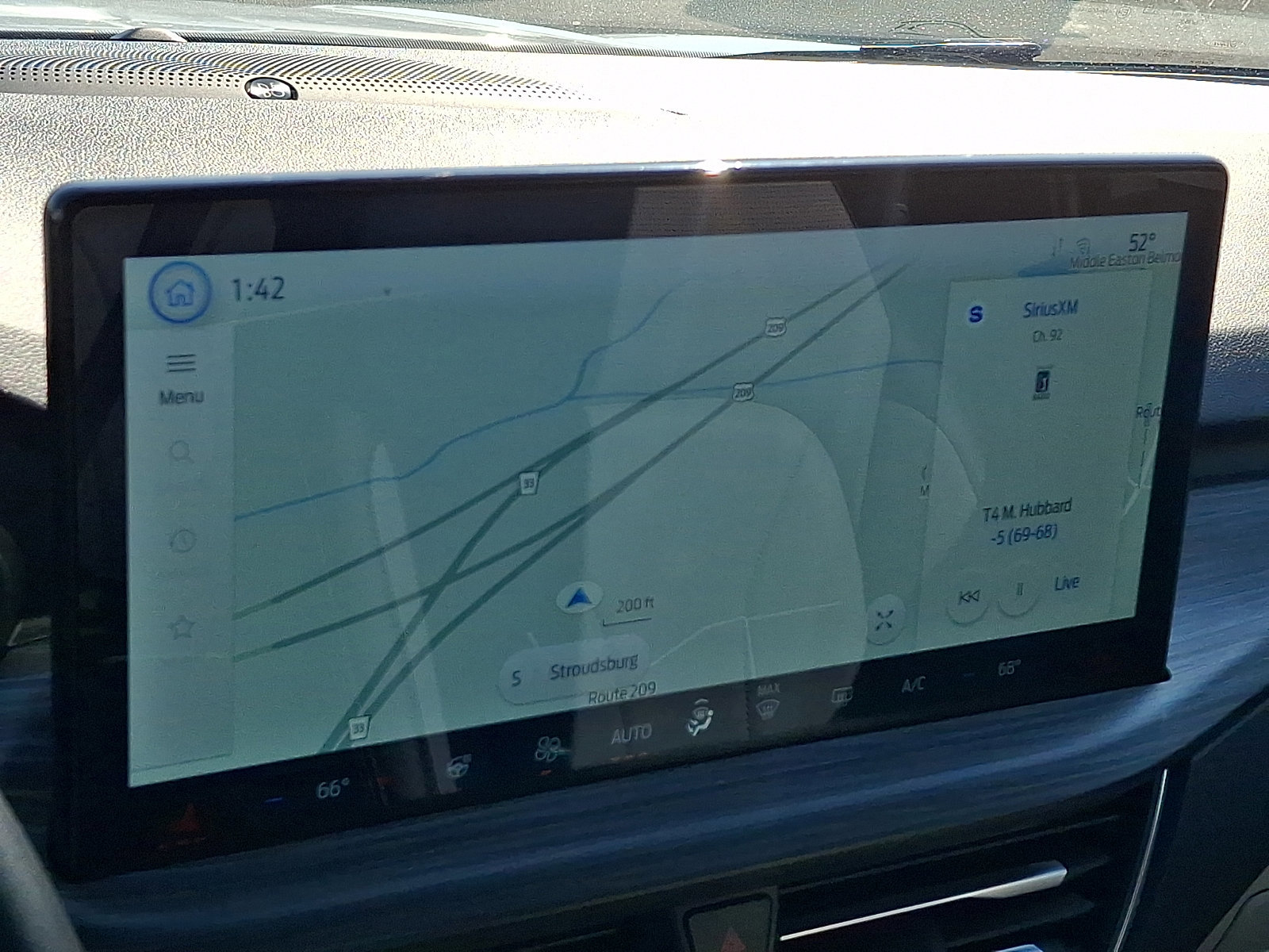 Certified 2025 Ford Escape Platinum w/ Premium Technology Package image 17