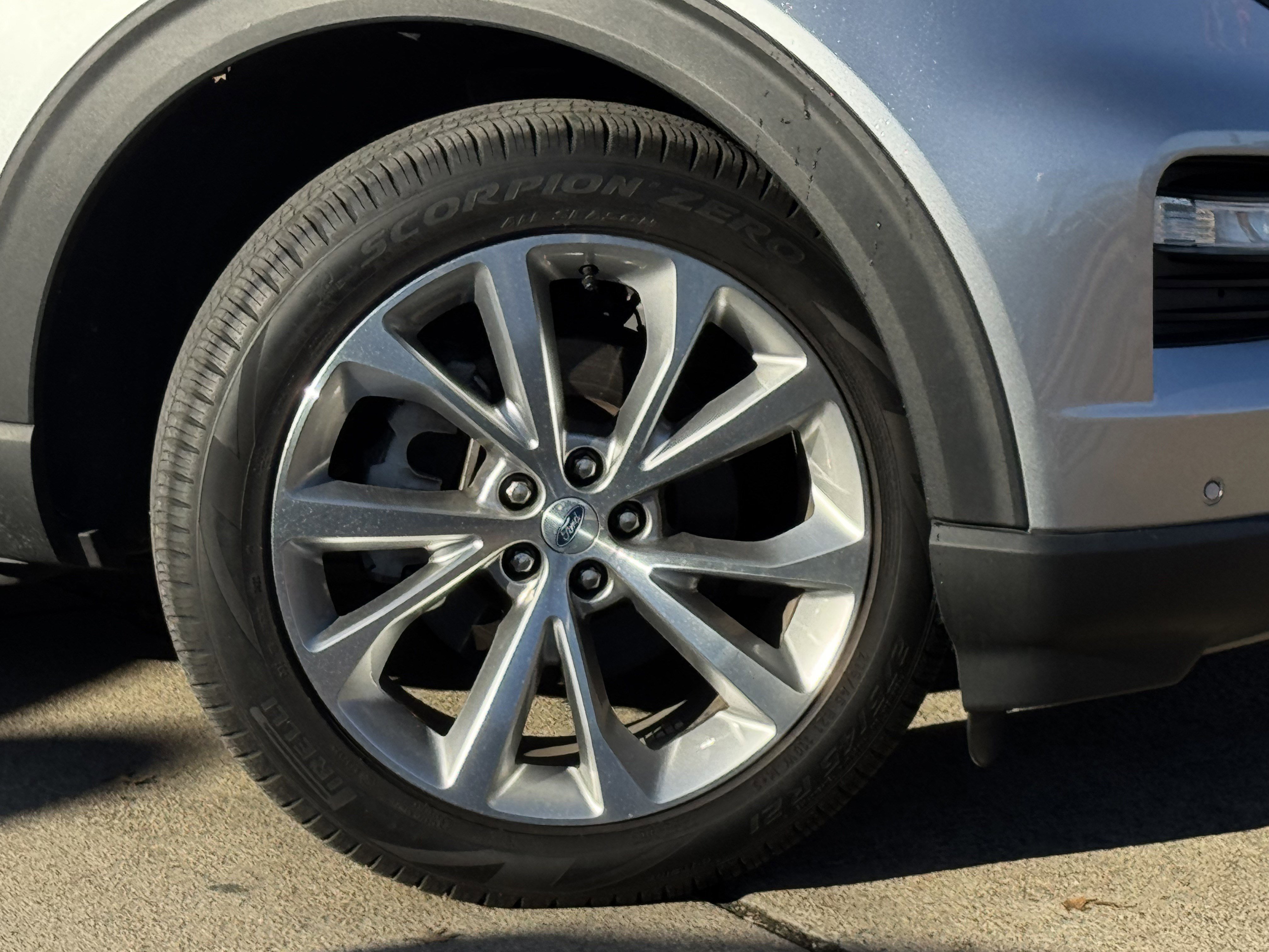 Certified 2022 Ford Explorer Platinum w/ Equipment Group 601A image 9