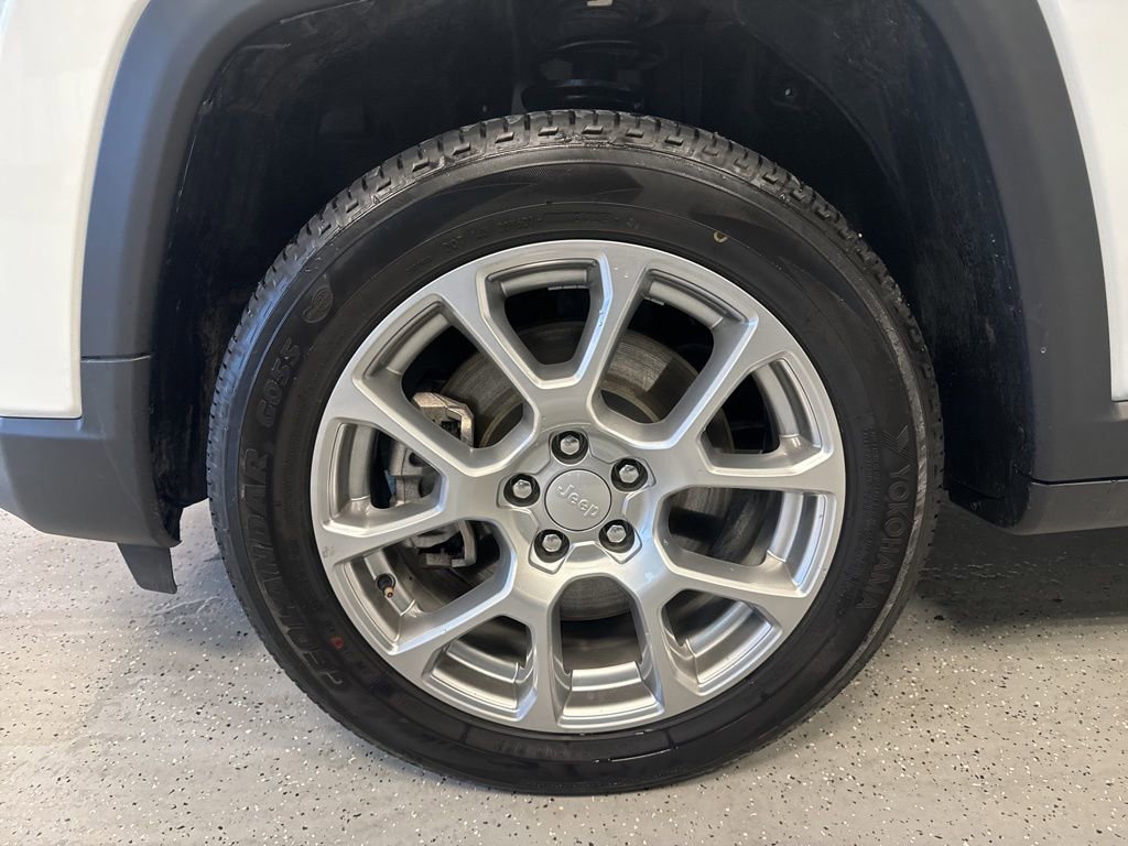 Used 2023 Jeep Compass Latitude image 32