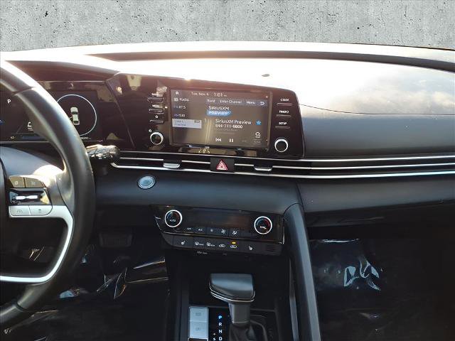 Used 2021 Hyundai Elantra SEL w/ Convenience + Premium Package image 16